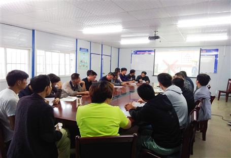 八公司宜阳大桥项目雨天学习忙